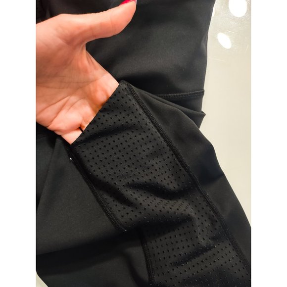 Ray Pose Black Capri Activewear Leggings - Picture 4 of 7